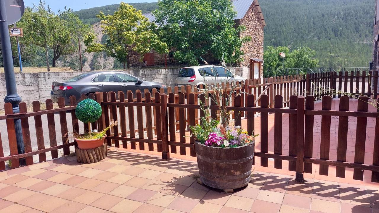 Apartamentos Castiello De Jaca 3000 Eksteriør bilde